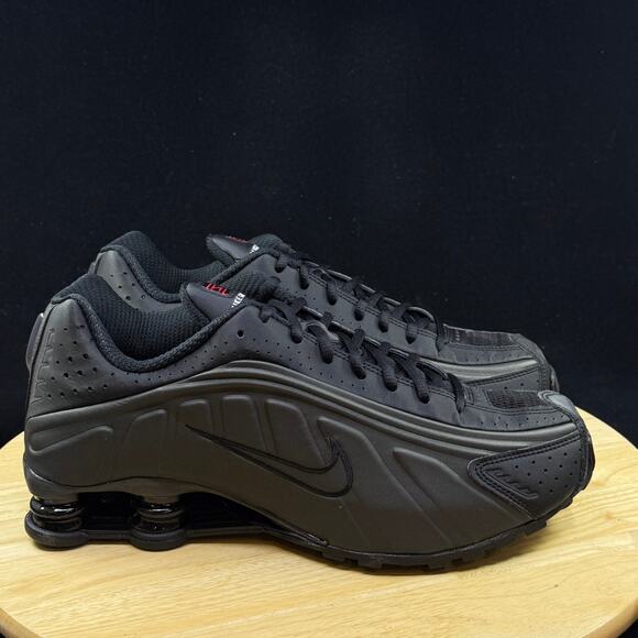 Nike Shox R4 Shoes Triple Black HQ1988-001 Men\'s Size 10.5 NEW main image 5